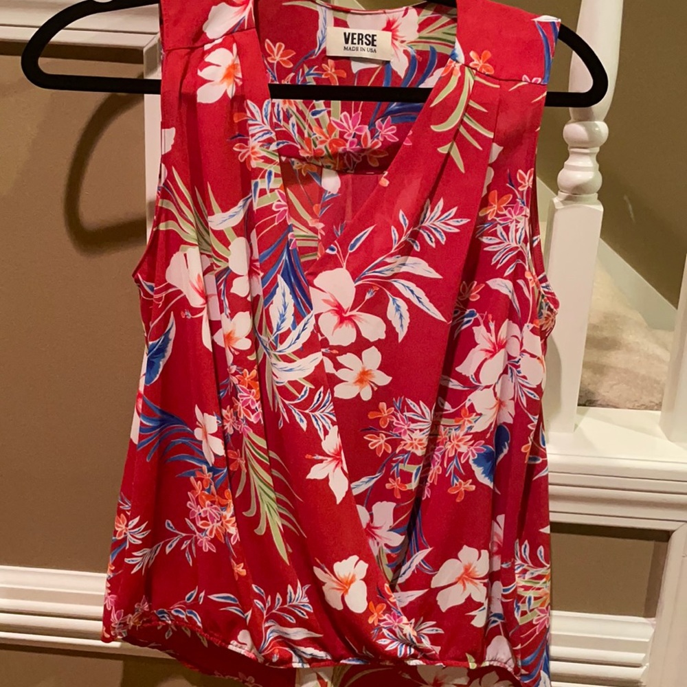 Woman’s Verse top